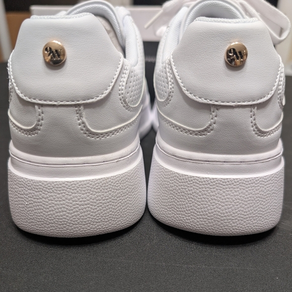 Nine West Gingy3 All White Lace Up Platform Sneakers Classic Design Size 10M - Picture 4 of 8